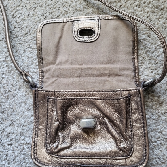 Cute vintage Fossil crossbody. - Picture 4 of 4